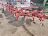 International 720 6btm. Toggle Trip Plow