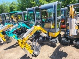 AGT QK18RXS-C Mini Excavator w/Cab/Air