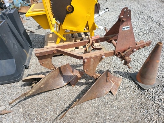 Ford 101 3pt. 2btm. 12in. Plow