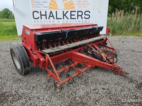 International 5100 Grain Drill/18 Hole/Double Disc/Grass/Front Harrow