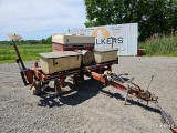 International 800 Cyclo Air 4 Row Corn Planter