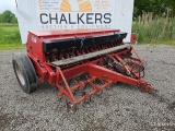 International 5100 Grain Drill/18 Hole/Double Disc/Grass/Front Harrow