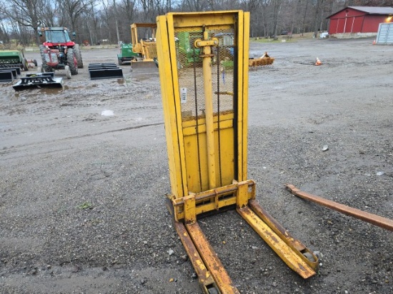 Pallet Lift