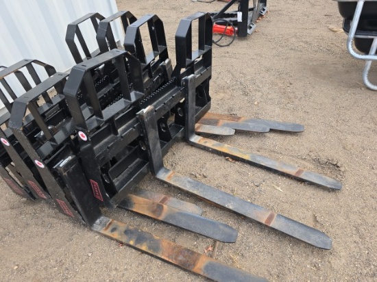 Maple Side QT 5500Lb Pallet Forks