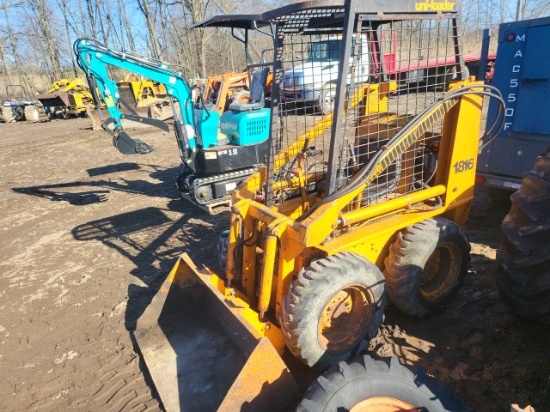 Case 1816 Skidsteer