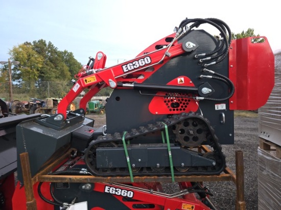 EG360 Ride On Skidsteer
