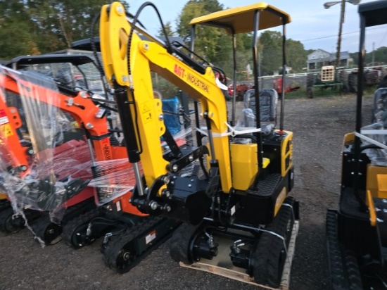 AGT Industrial QH12R Mini Excavator