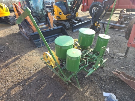 John Deere 246 3pt. 2 row Corn Planter