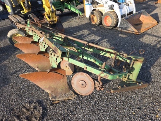 John Deere 4btm. Semi Mt Plow