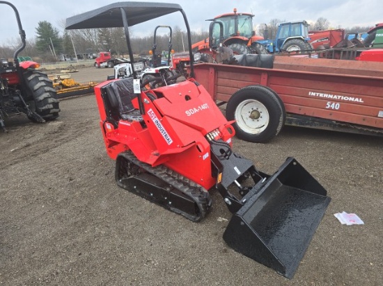 AGT SDA-140T Gas Track Loader