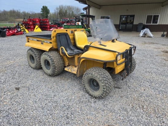 John Deere 6x4 Gator