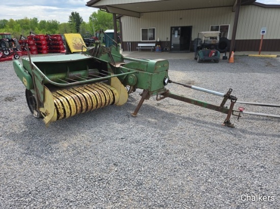 John Deere 24T Square Baler