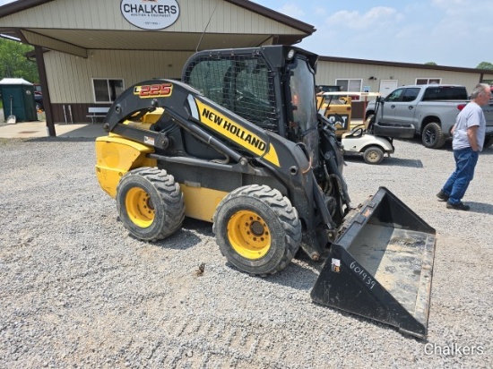 2011 New Holland L225 Skidsteer