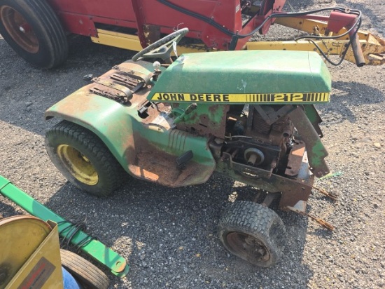 John Deere 212 Riding Mower