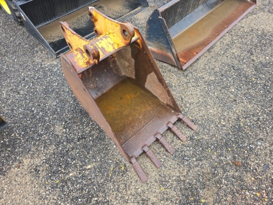 24in. Backhoe Bucket