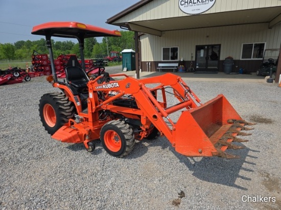 Kubota B7500 4x4 w/Ldr/Mower