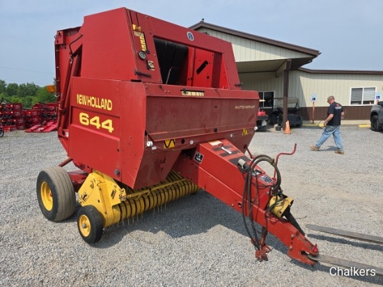 New Holland 644 Round Baler