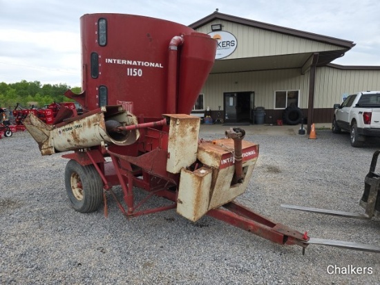 International 1150 Grinder Mixer