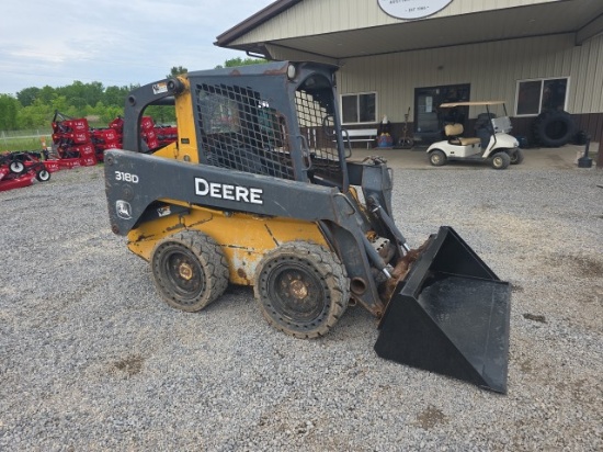 John Deere 318 D Skidsteer