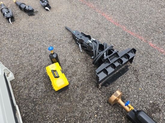 Mini Skidsteer QT Breaker Att.