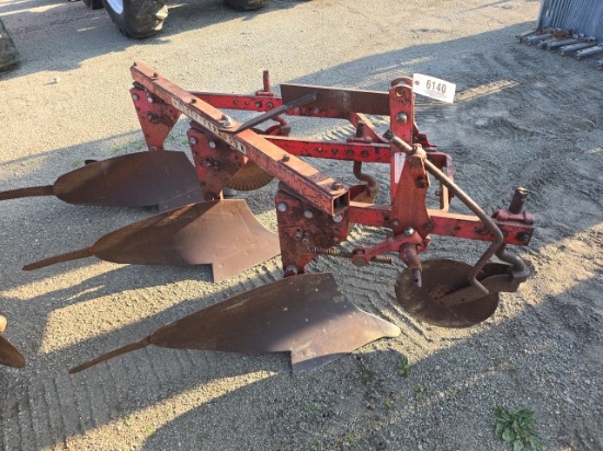 Massey Ferguson 3btm. 3pt. Plow