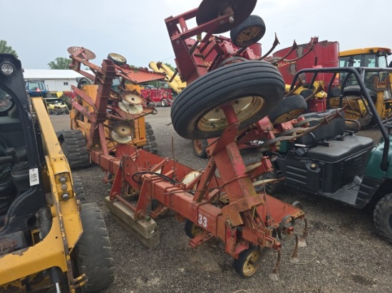 International 4 row 3pt. Cultivator