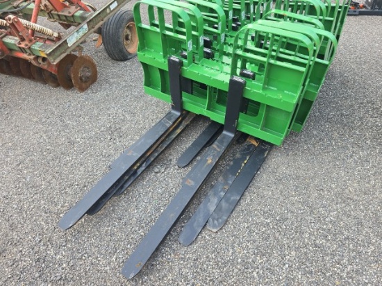 HLA QT Pallet Forks (JOHN DEERE HOOKUP)