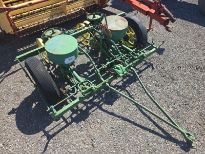 John Deere 290 2 row Corn Planter