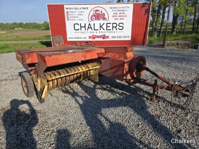 New Holland 273 Square Baler