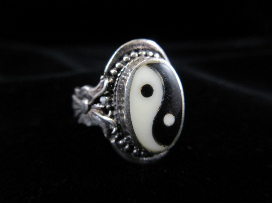 Vintage Ying Yang Sterling Silver Ring