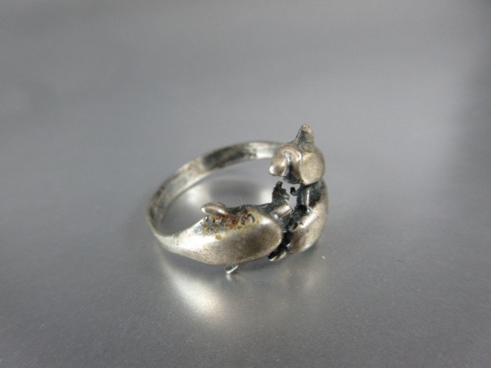 Dolphin Ring: Sterling Silver