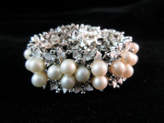 Very Clean Vintage Pearl Bead Style Bracelet