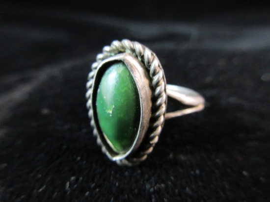 Green Center Stone Sterling Silver Vintage Ring