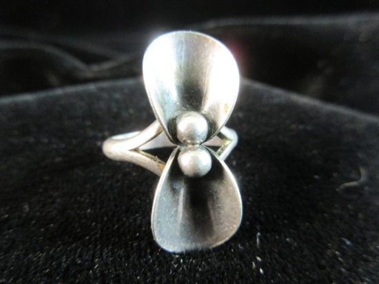 Sterling Silver Vintage Stylized Ring