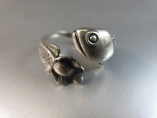 Vintage Sterling Silver Fish Themed Ring
