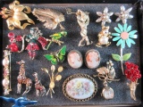 Tray lot of Vintage Pins Broaches. All one Money