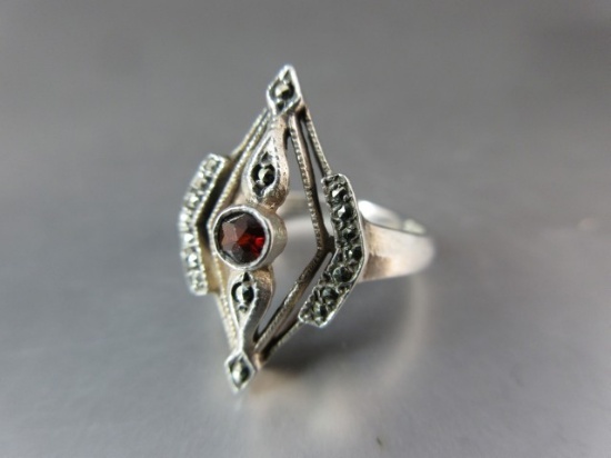 Vintage Garnet Center Gemstone Sterling Silver Ring