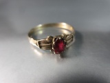 Antique 10K Gold Red Center Stone Ring