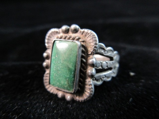 Vintage Native American Turquoise Stone Sterling Silver Ring