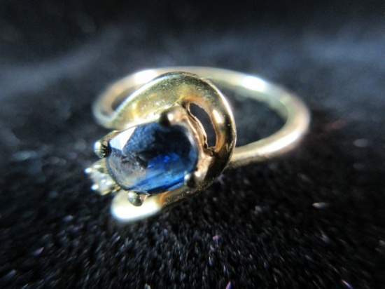 10k Yellow Gold Sapphire Gemstone Ring