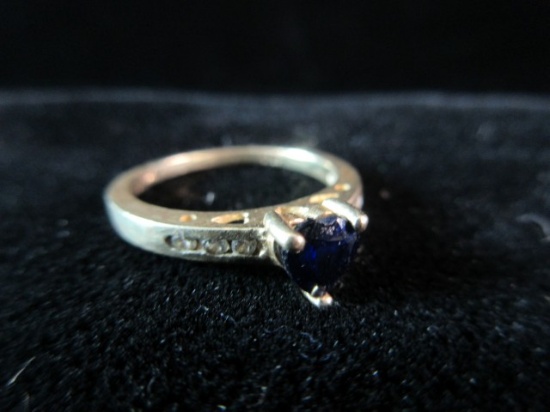 10k White Gold Sapphire Gemstone Ring