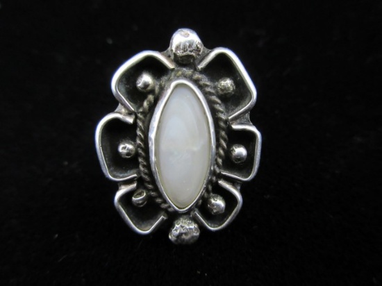 Vintage Mother of Pearl Sterling Silver Ring