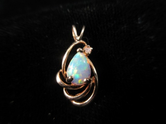 14K Yellow Opal Gemstone Pendant