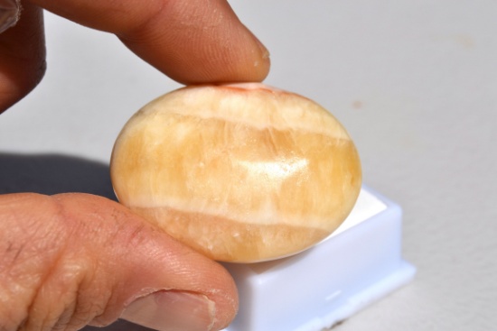 92.40 Carat Great Butterscotch Jasper