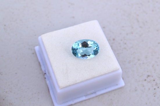 7.27 Carat Fine Oval Cut Sky Blue Topaz