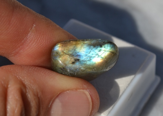 25.86 Carat Bright and Beautiful Labradorite