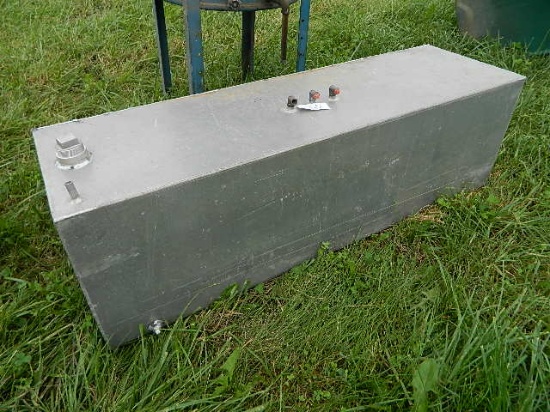 Aluminum pickup fuel tank