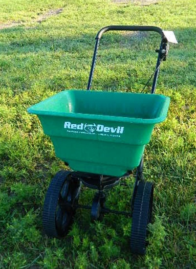 Red Devil Lawn Fert. Spreader