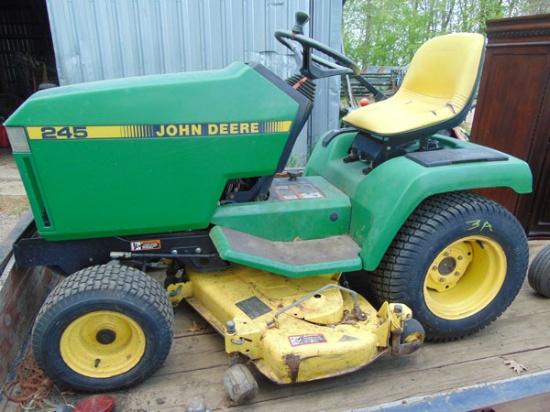 John Deere 245 Lawn Tractor