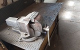 Welding Table w/Record Vise 30